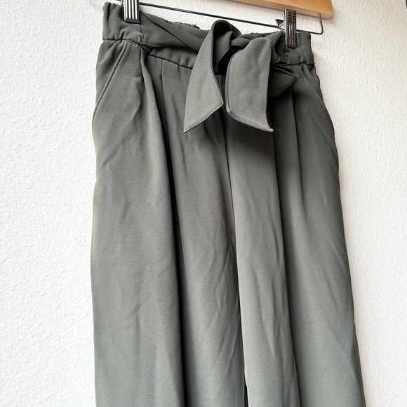 Lululemon Noir Pant Dark Olive Green Size 2 - Picture 5 of 16
